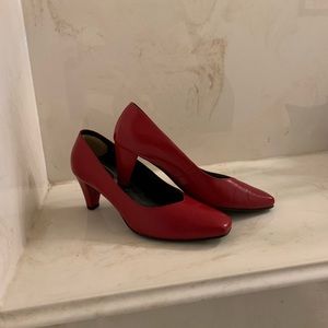 ros hommerson red heels